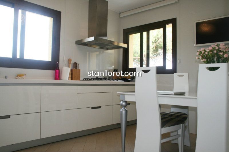 Willa w Lloret de Mar, Girona, Hiszpania 4 sypialnie, 300 mkw. nr 104035