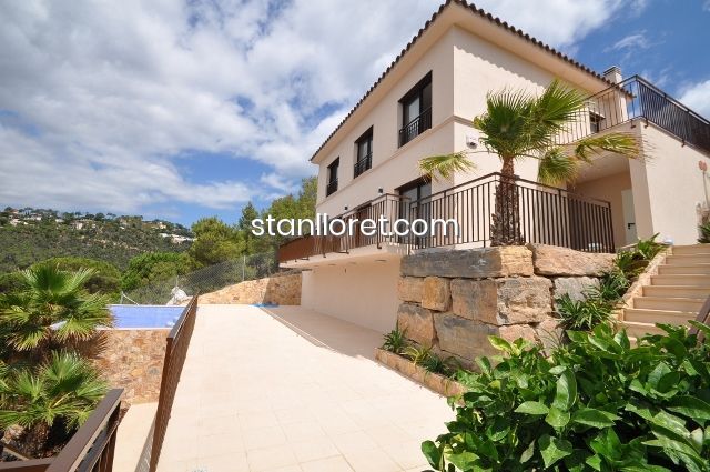 Willa w Lloret de Mar, Girona, Hiszpania 4 sypialnie, 211 mkw. nr 104034