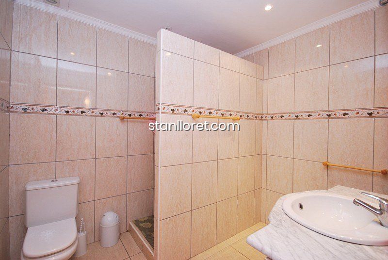 Huvila Lloret de Mar, Girona, Espanja 8 makuuhuonetta, 300 m2 No. 104033