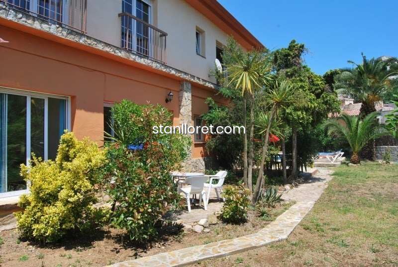 Huvila Lloret de Mar, Girona, Espanja 8 makuuhuonetta, 300 m2 No. 104033