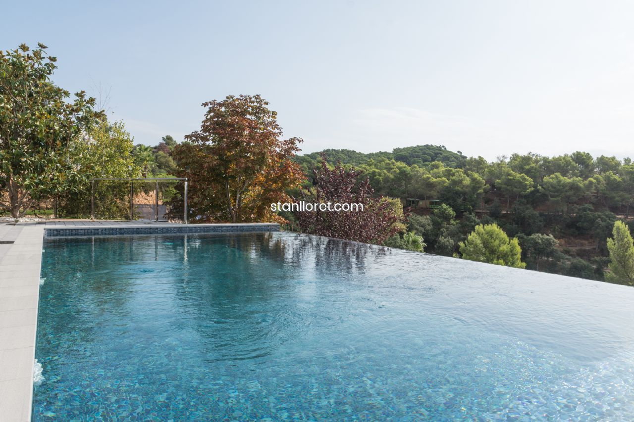Villa i Tossa de Mar, Girona, Spanien 6 sovrum, 449 kvm. Nr. 104031