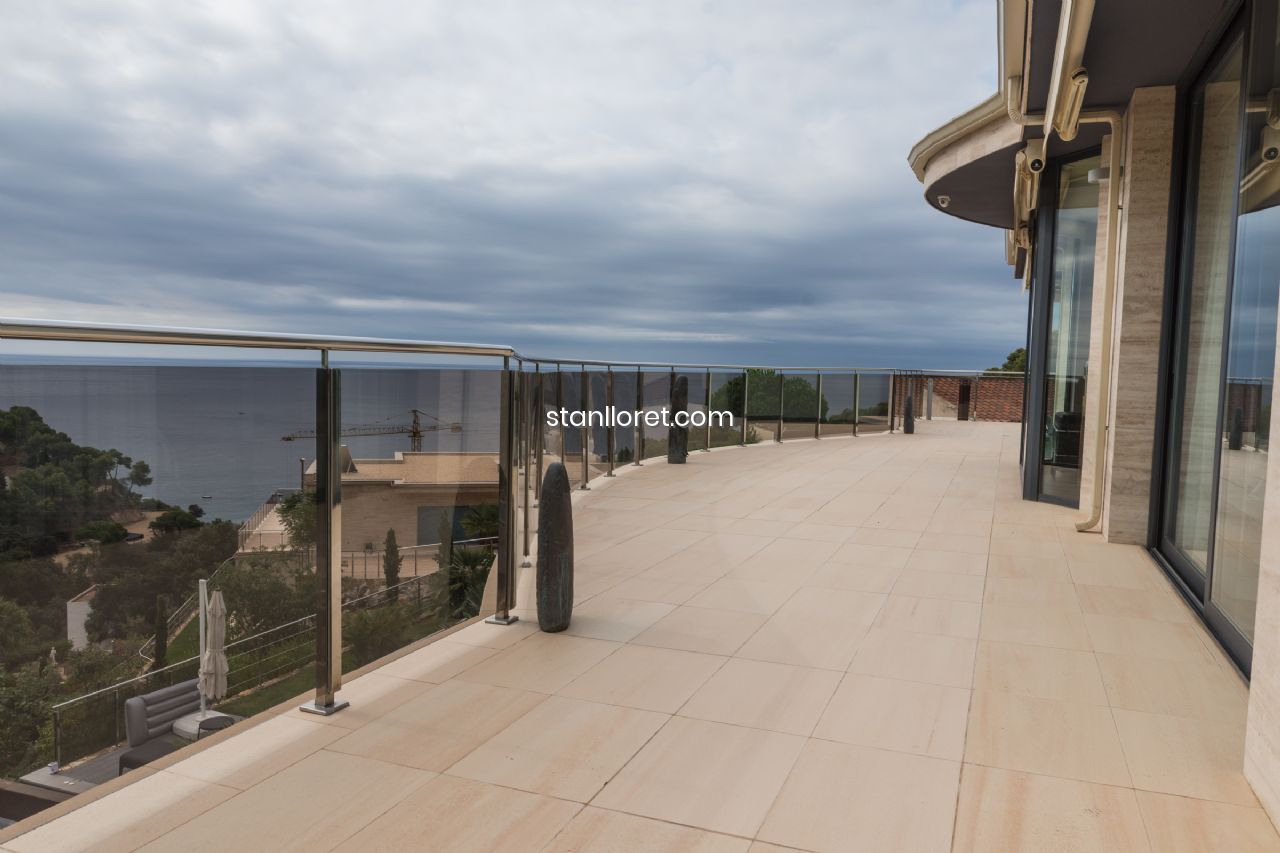 Villa i Tossa de Mar, Girona, Spanien 6 sovrum, 449 kvm. Nr. 104031