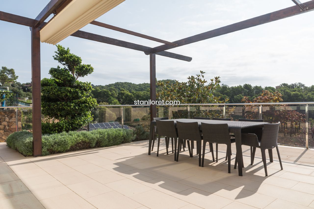 Villa i Tossa de Mar, Girona, Spanien 6 sovrum, 449 kvm. Nr. 104031