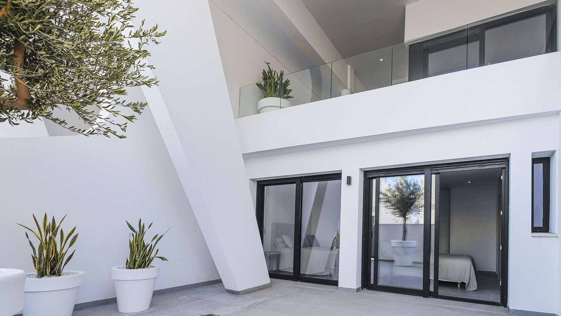 Hus i Guardamar del Segura, Alicante, Spanien 4 sovrum, 265 kvm. Nr. 95478
