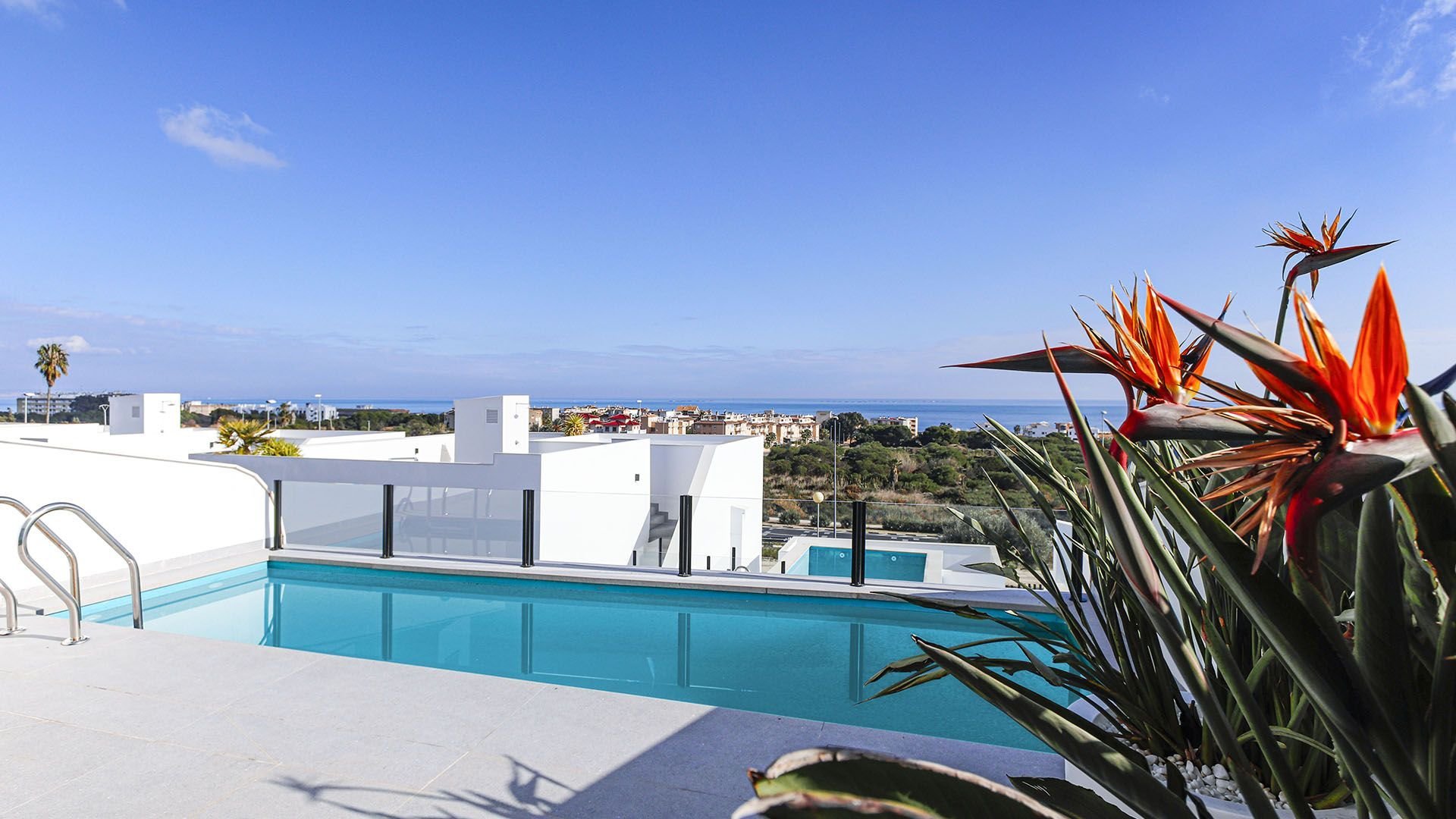 Hus i Guardamar del Segura, Alicante, Spanien 4 sovrum, 265 kvm. Nr. 95478
