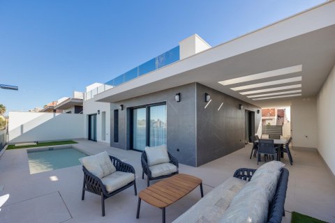Villa in Torrevieja, Alicante, Spain 3 bedrooms, 141 sq.m. No. 112657