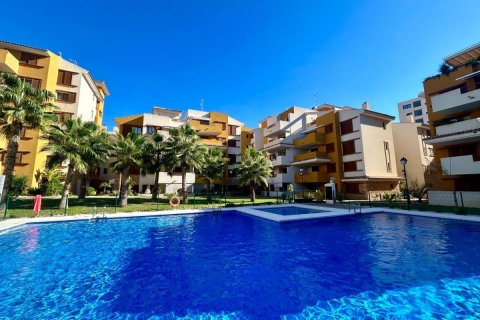 Apartment in Torrevieja, Alicante, Spain 3 bedrooms, 111 sq.m. No. 113001