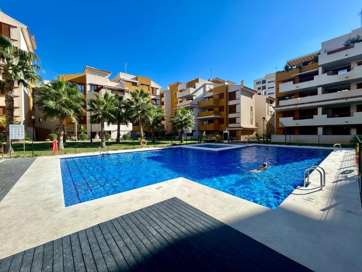 Appartamento a Torrevieja, Alicante, Spagna 3 camere da letto, 111 mq. N° 113001