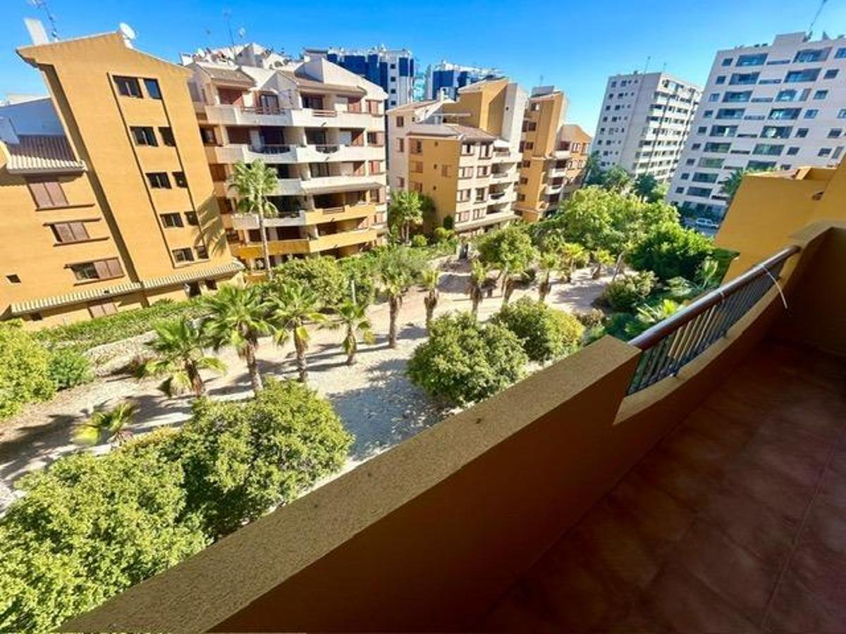 Appartamento a Torrevieja, Alicante, Spagna 3 camere da letto, 111 mq. N° 113001
