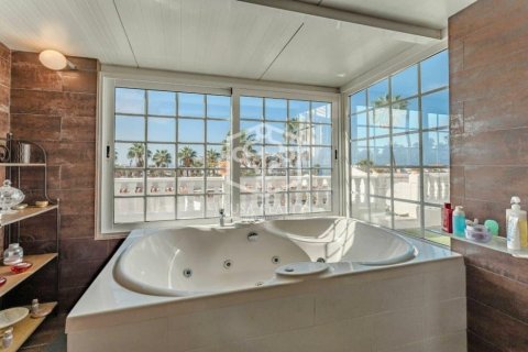 Villa in Adeje, Tenerife, Spain 3 bedrooms, 120 sq.m. No. 94467