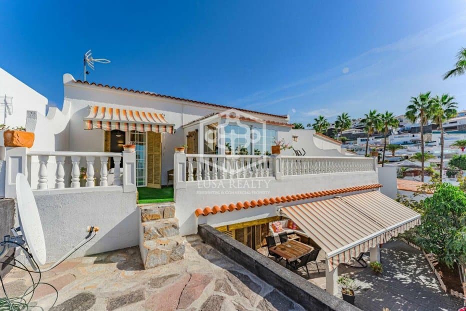 Villa in Adeje, Tenerife, Spain 3 bedrooms, 120 sq.m. No. 94467