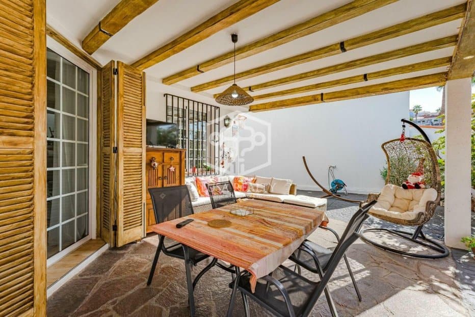 Villa in Adeje, Tenerife, Spain 3 bedrooms, 120 sq.m. No. 94467