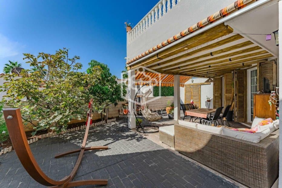 Villa in Adeje, Tenerife, Spain 3 bedrooms, 120 sq.m. No. 94467