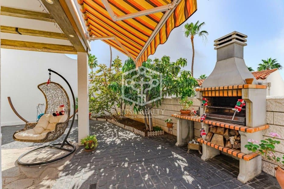 Villa in Adeje, Tenerife, Spain 3 bedrooms, 120 sq.m. No. 94467