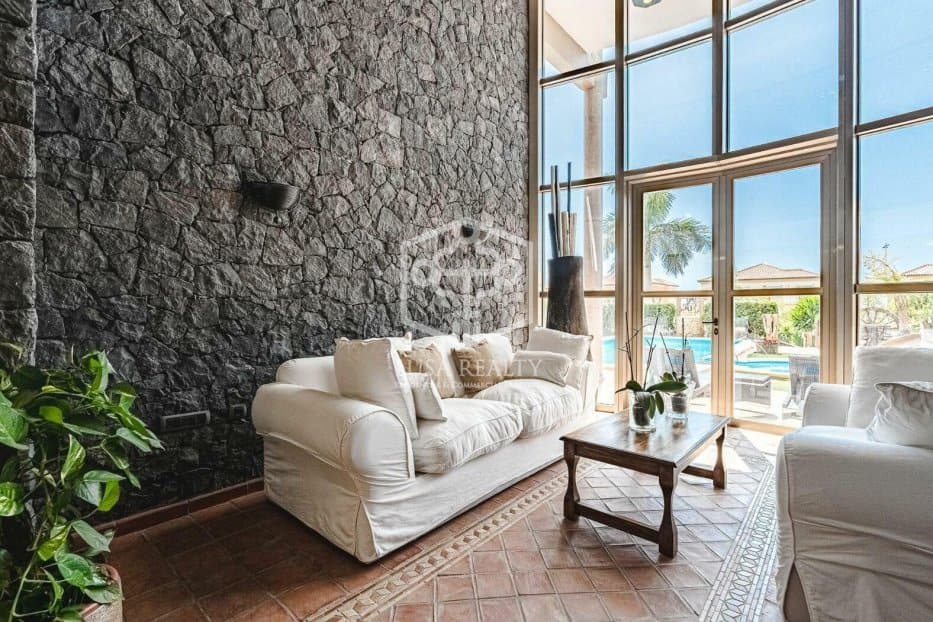Villa en Adeje, Tenerife, España 5 dormitorios, 658 m2 No. 94470