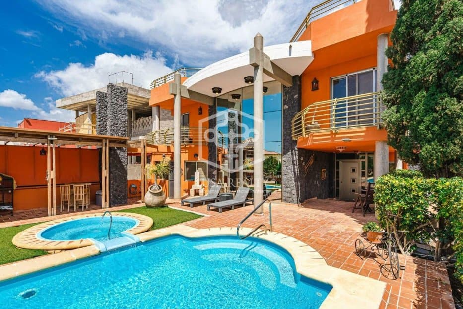 Villa en Adeje, Tenerife, España 5 dormitorios, 658 m2 No. 94470