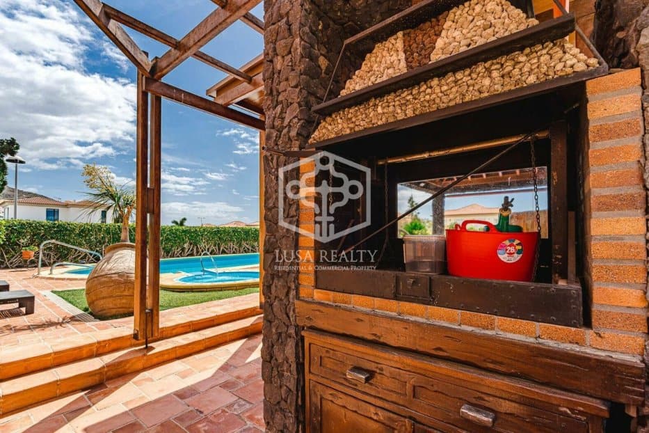 Villa en Adeje, Tenerife, España 5 dormitorios, 658 m2 No. 94470