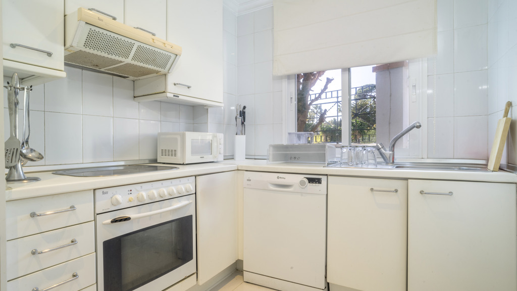 Apartment in Marbella, Malaga, Spain 3 bedrooms, 141.41 sq.m. No. 107905