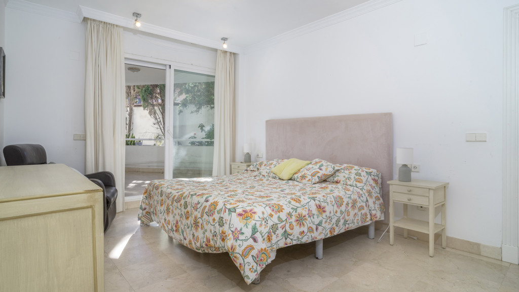 Apartment in Marbella, Malaga, Spain 3 bedrooms, 141.41 sq.m. No. 107905