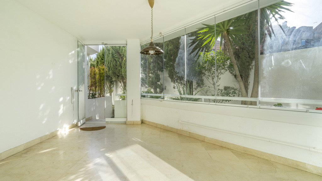 Apartment in Marbella, Malaga, Spain 3 bedrooms, 141.41 sq.m. No. 107905