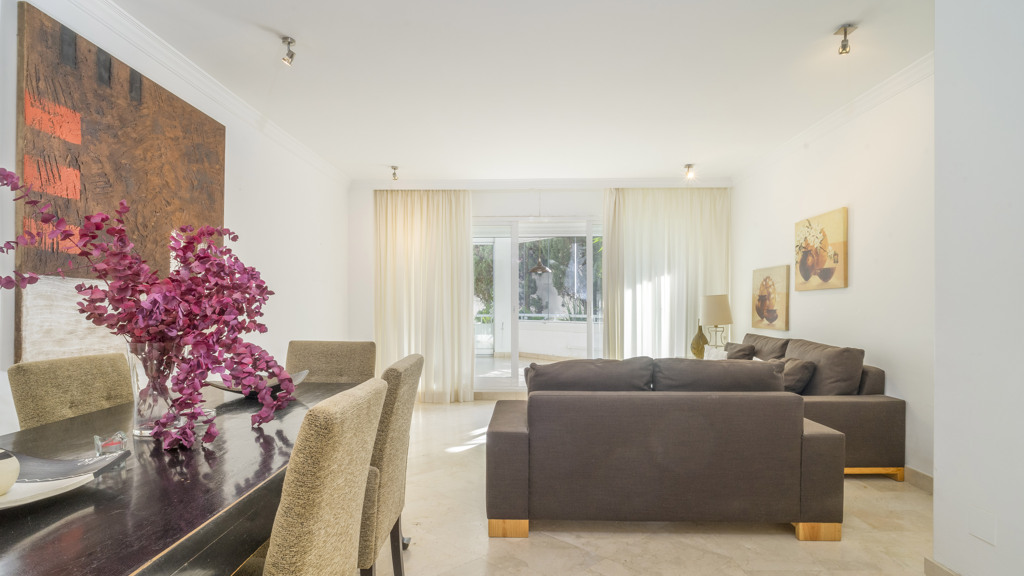 Apartment in Marbella, Malaga, Spain 3 bedrooms, 141.41 sq.m. No. 107905