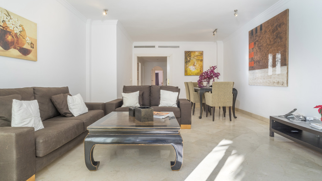 Apartment in Marbella, Malaga, Spain 3 bedrooms, 141.41 sq.m. No. 107905