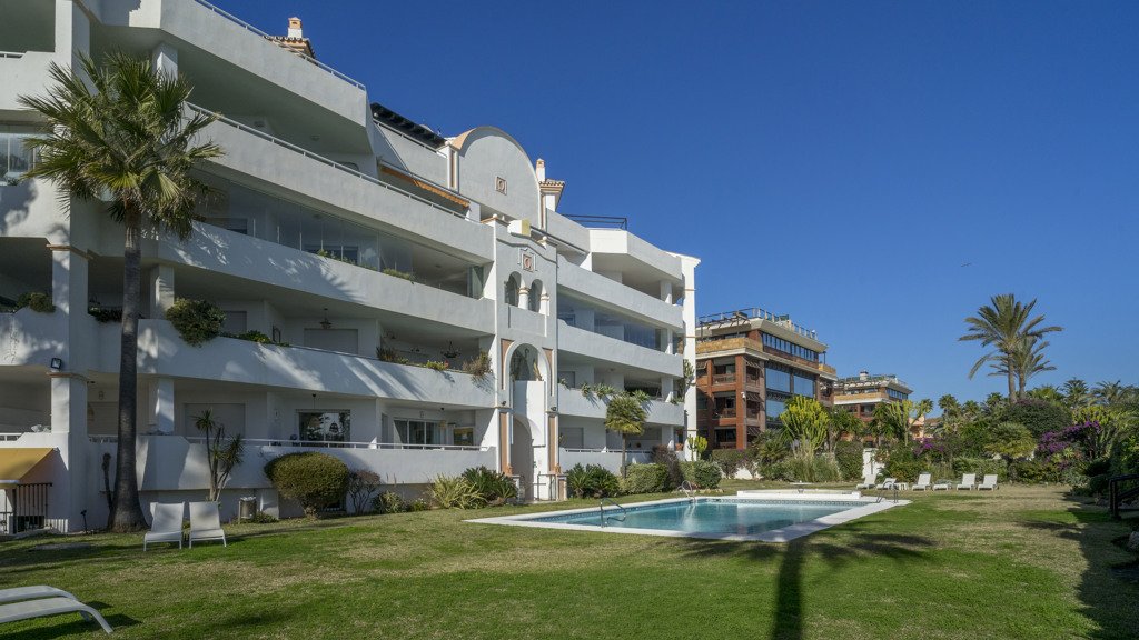 Apartment in Marbella, Malaga, Spain 3 bedrooms, 141.41 sq.m. No. 107905