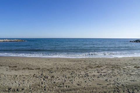 Huoneisto Marbella, Malaga, Espanja 3 makuuhuonetta, 141.41 m2 No. 107905
