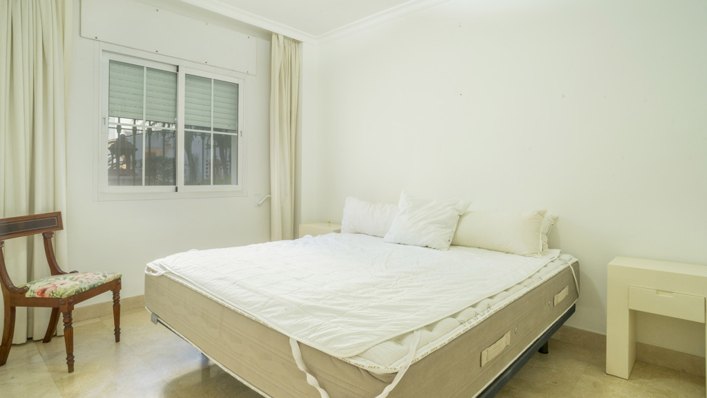 Apartment in Marbella, Malaga, Spain 3 bedrooms, 141.41 sq.m. No. 107905
