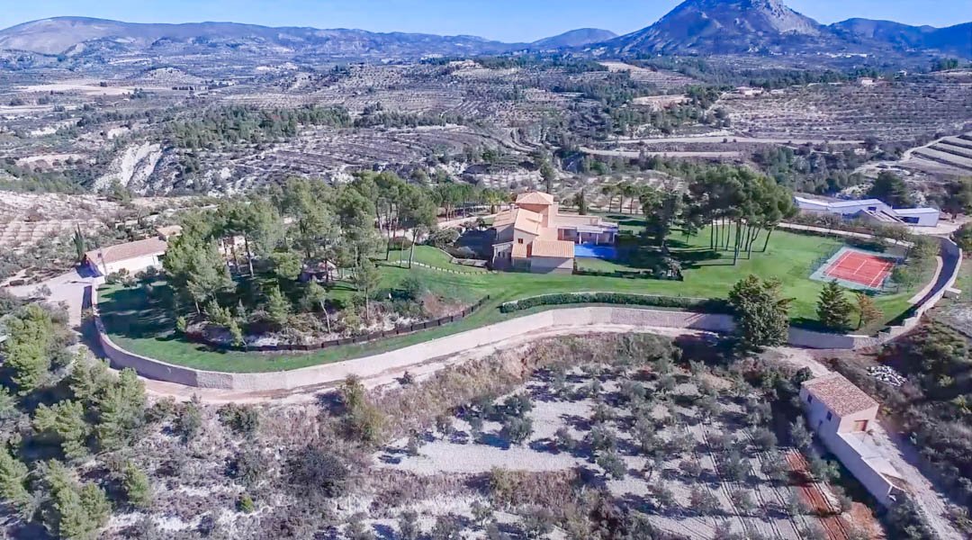 Villa in Penaguila, Alicante, Spain 7 bedrooms, 1529 sq.m. No. 84276
