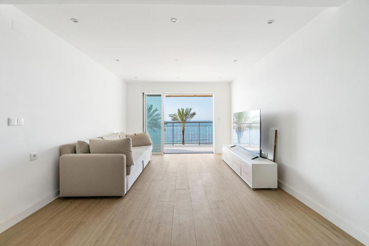 Apartment in Torrevieja, Alicante, Spain 4 bedrooms, 109 sq.m. No. 102469