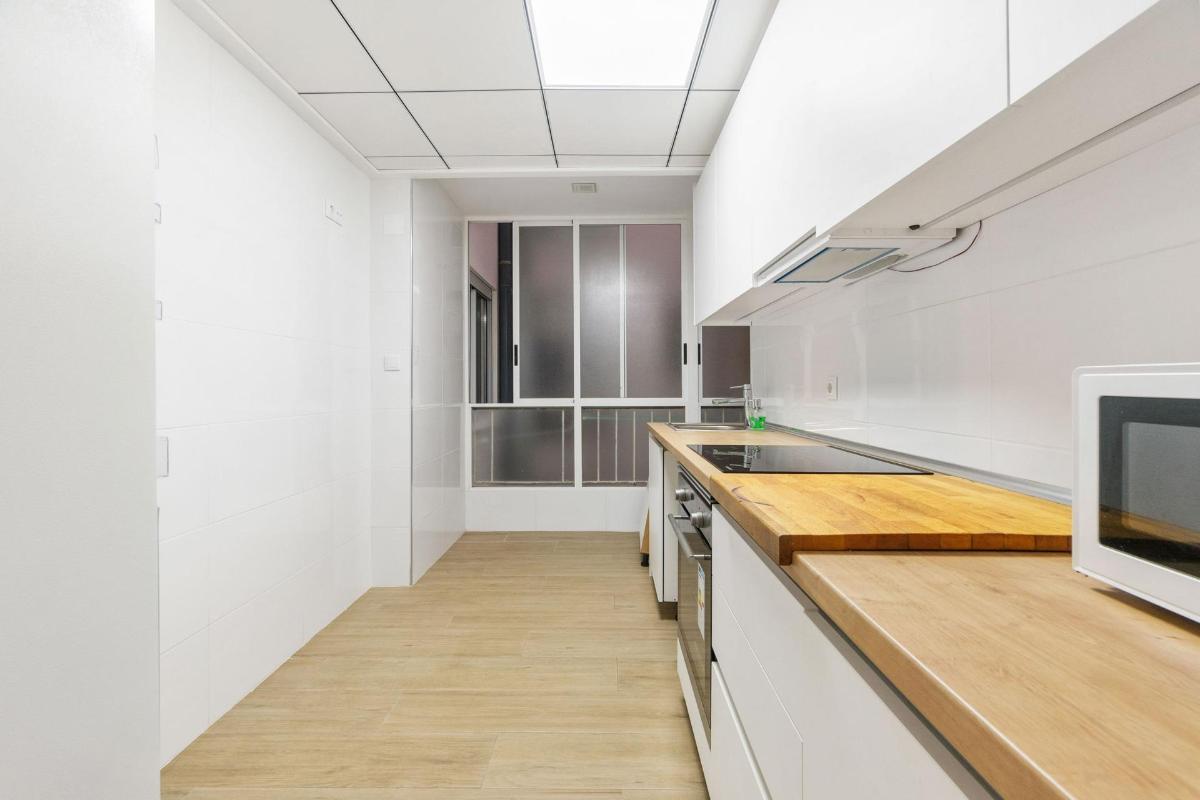 Apartment in Torrevieja, Alicante, Spain 4 bedrooms, 109 sq.m. No. 102469