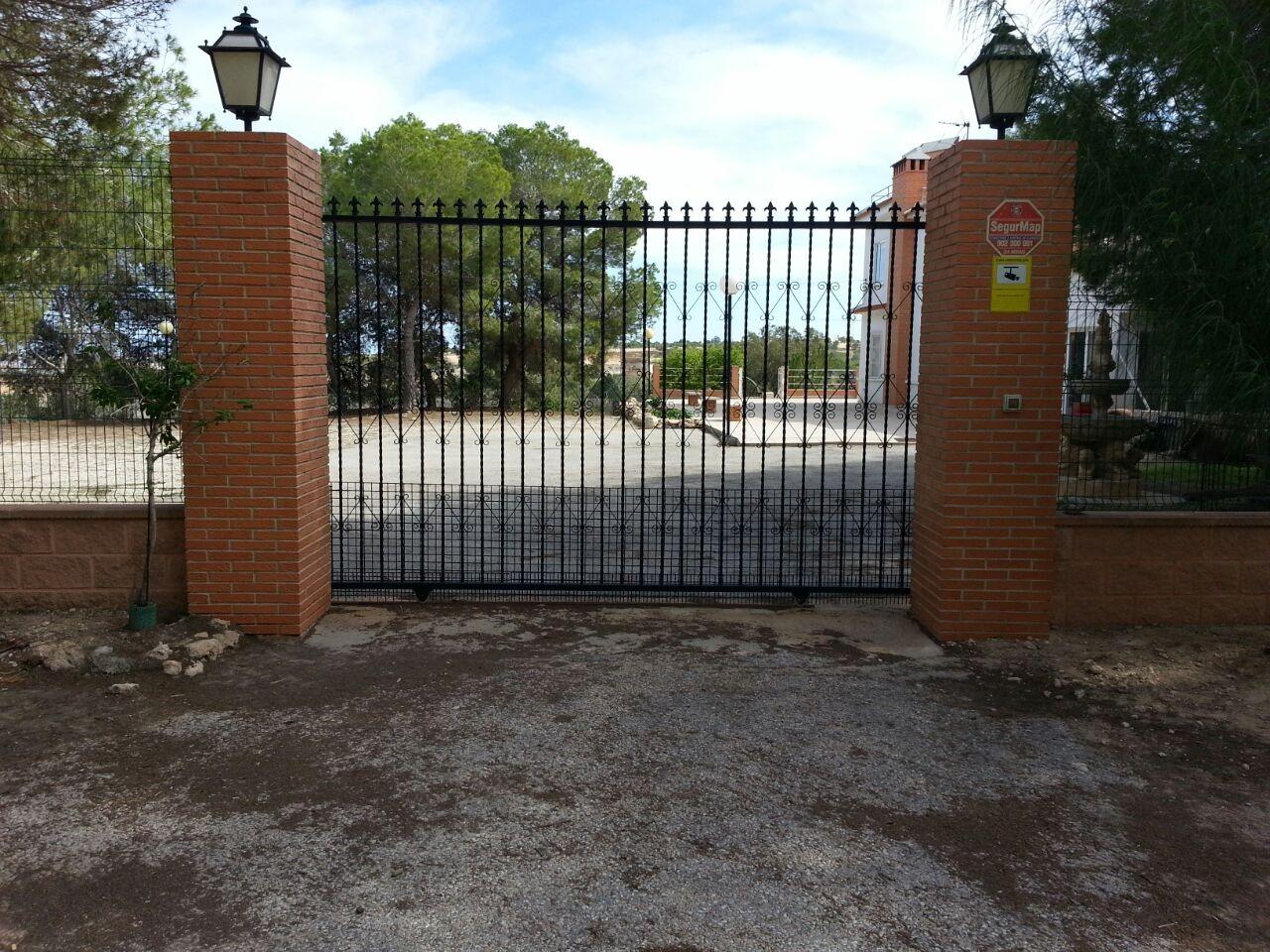 Dom w Los Balcones, Alicante, Hiszpania 8 sypialni, 480 mkw. nr 117367