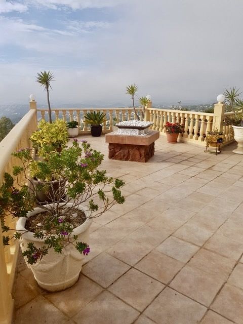 House à Altea, Alicante, Espagne 7 chambres, 350 m2 No. 95813