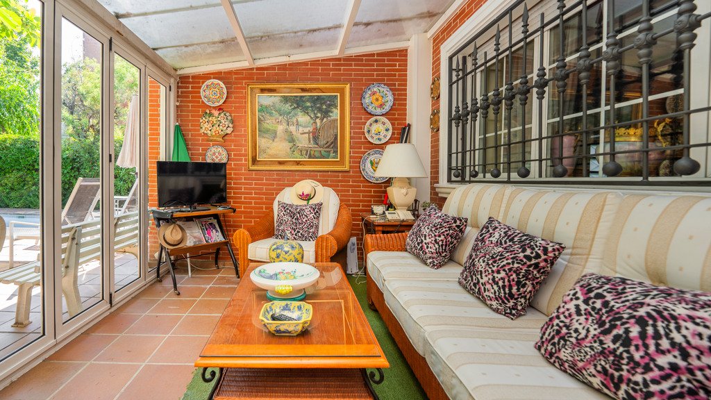 Villa i Madrid, Spanien 6 sovrum, 796 kvm. Nr. 102033