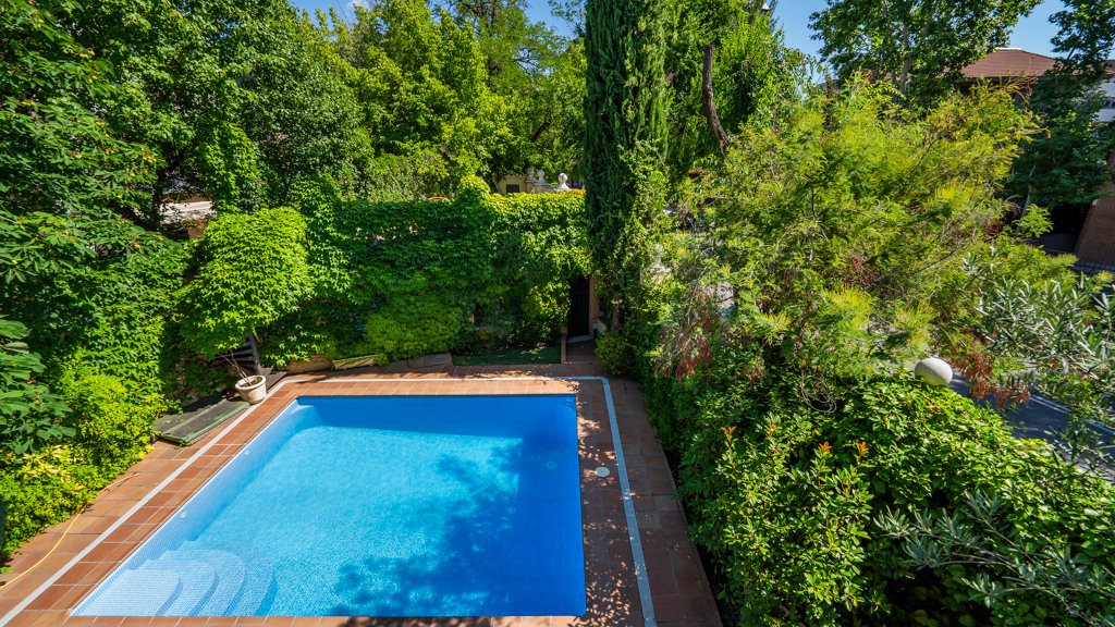 Villa i Madrid, Spanien 6 sovrum, 796 kvm. Nr. 102033