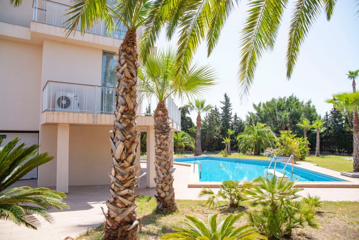 Villa à Ciudad Quesada, Alicante, Espagne 4 chambres, 400 m2 No. 113884