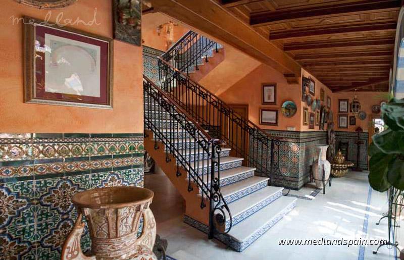 Villa in Villamartin, Alicante, Spain 5 bedrooms, 641.64 sq.m. No. 9405