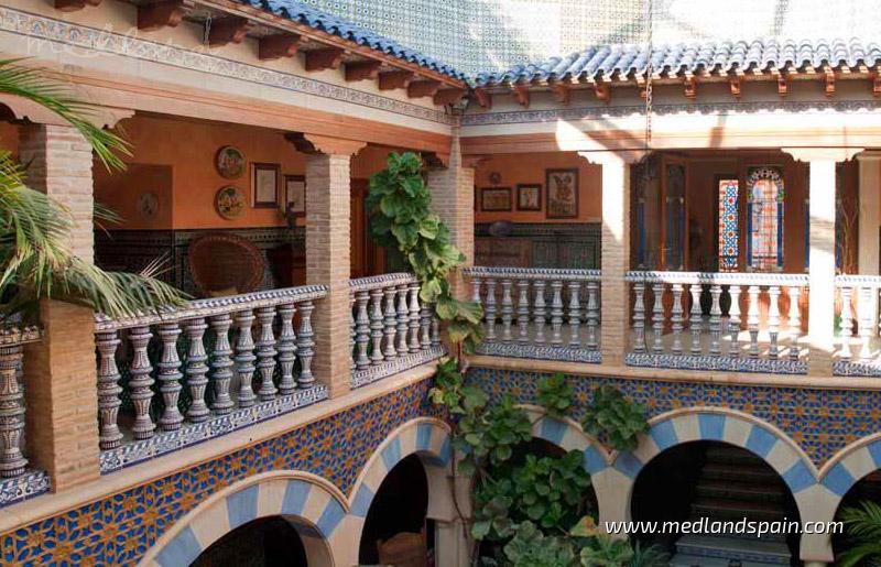Villa in Villamartin, Alicante, Spain 5 bedrooms, 641.64 sq.m. No. 9405