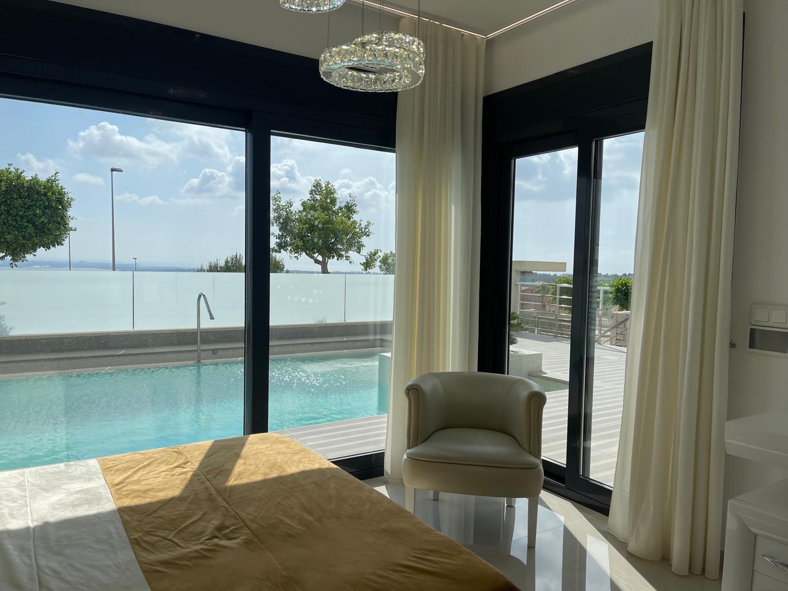 Villa à San Miguel de Salinas, Alicante, Espagne 5 chambres, 316 m2 No. 115468