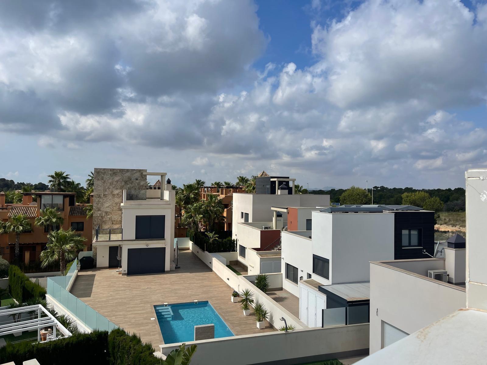 Villa à San Miguel de Salinas, Alicante, Espagne 5 chambres, 316 m2 No. 115468