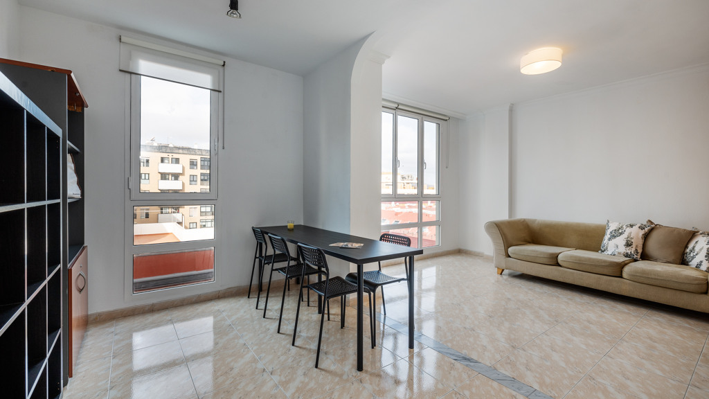 Apartment in Las Palmas De Gran Canaria, Gran Canaria, Spain 3 bedrooms, 105 sq.m. No. 102806