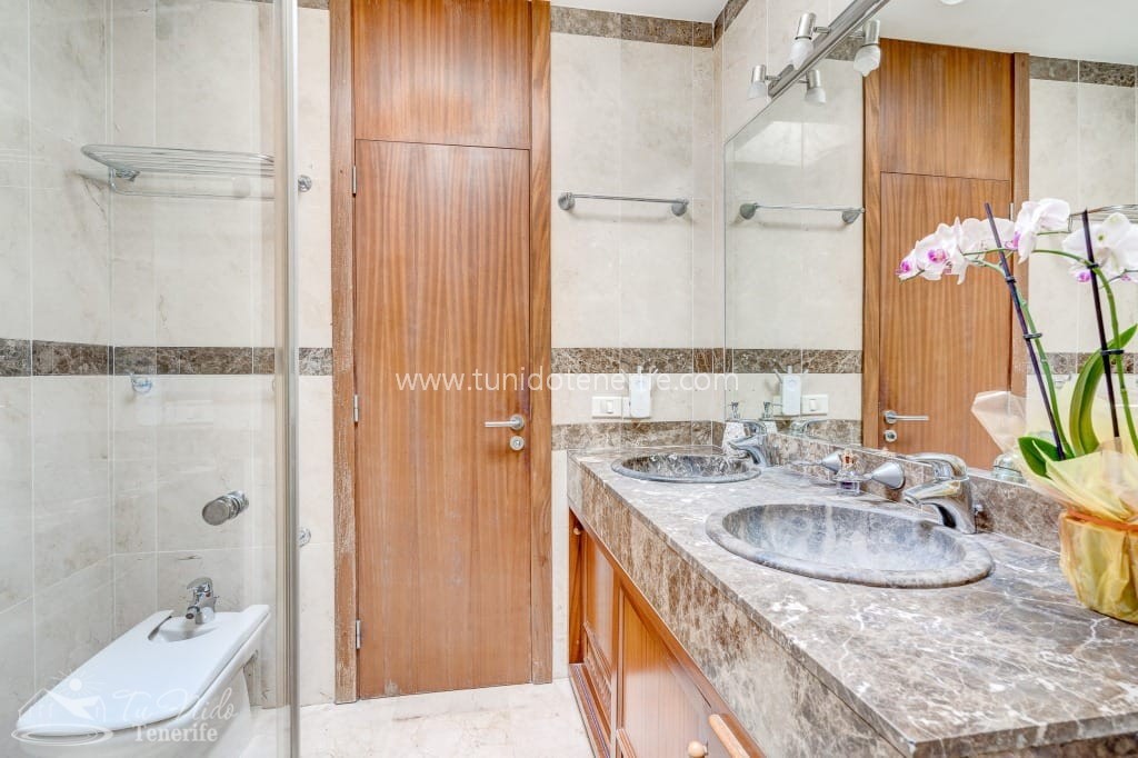 Villa en Torviscas, Tenerife, España 4 dormitorios, 160 m2 No. 90926