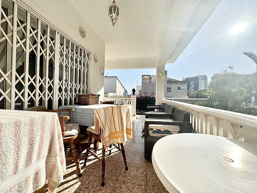 Villa a Punta Prima, Alicante, Spagna 3 camere da letto, 138 mq. N° 111251