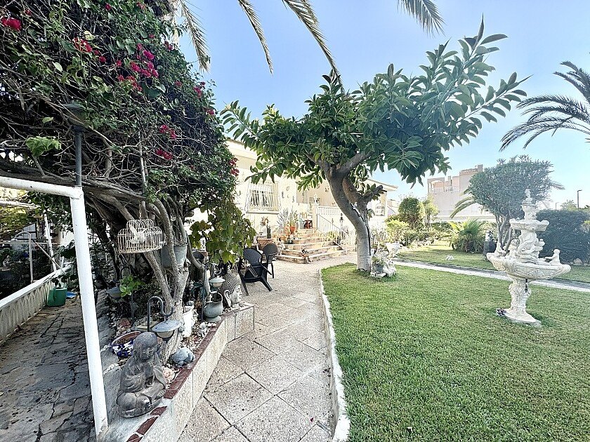 Villa a Punta Prima, Alicante, Spagna 3 camere da letto, 138 mq. N° 111251