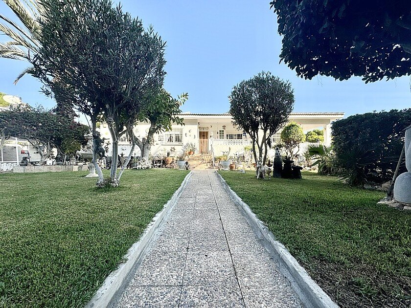 Villa a Punta Prima, Alicante, Spagna 3 camere da letto, 138 mq. N° 111251