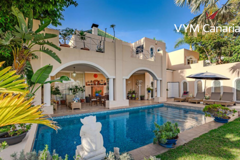 Villa in La Caleta, Ibiza, Spain 5 bedrooms, 732 sq.m. No. 87303