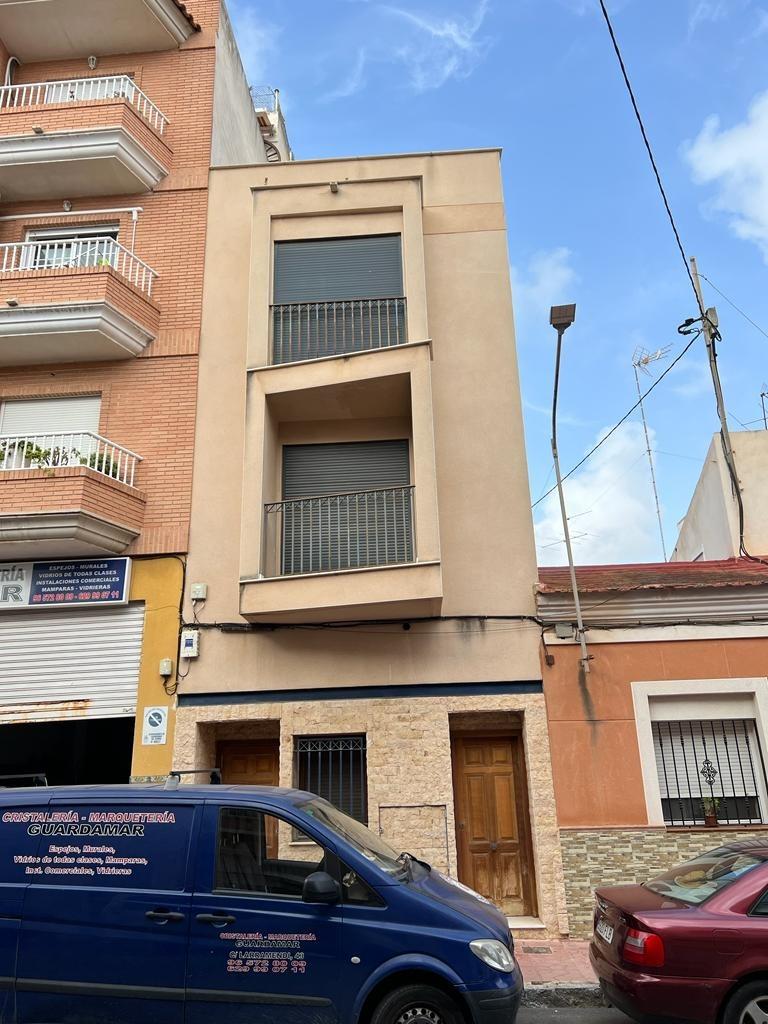 Hus i Guardamar del Segura, Alicante, Spanien 4 sovrum, 167 kvm. Nr. 91366