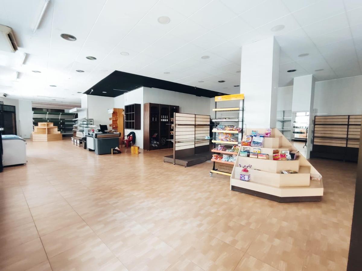 Commercial property in Guardamar del Segura, Alicante, Spain 290 sq.m. No. 99306