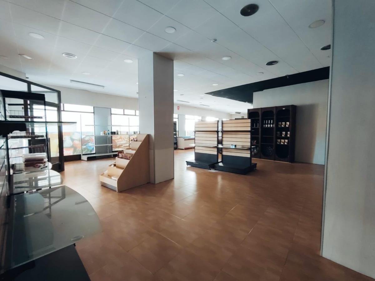 Commercial property in Guardamar del Segura, Alicante, Spain 290 sq.m. No. 99306